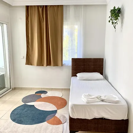 Zerrin Hanim - 1 Minute From Kleopatra Beach * Alanya