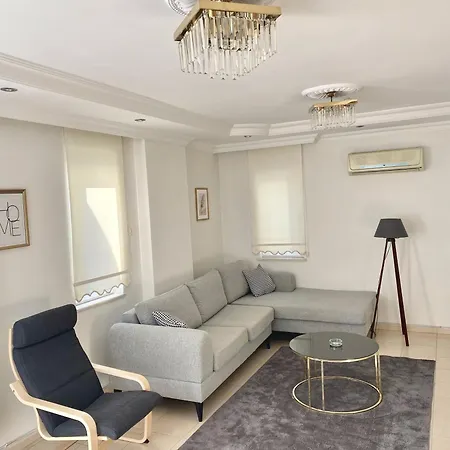 Zerrin Hanim - 1 Minute From Kleopatra Beach Alanya